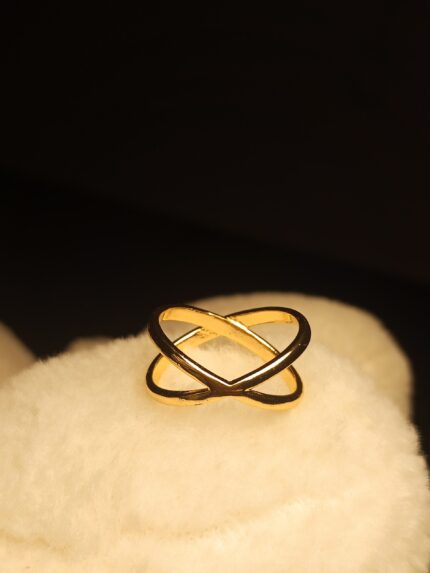 Minimalist Crisscross X Ring | Sleek Gold Overlap Band Jewelry
