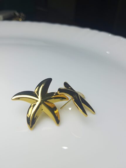 Chic Gold Starfish Stud Earrings | Beach-Inspired High-Shine Statement Jewelry