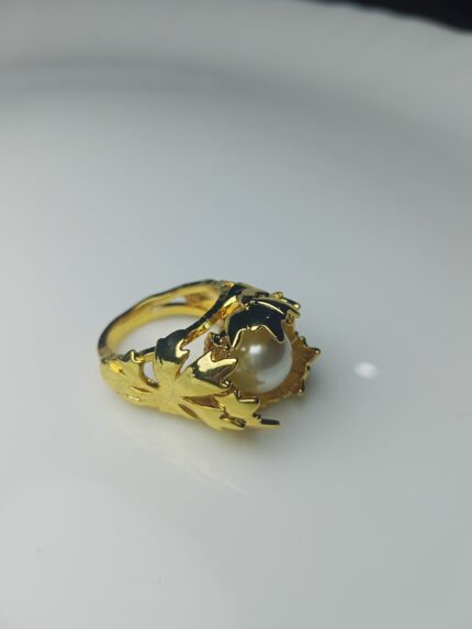 Gold-Tone Maple Leaf Ring with Single Pearl – Nature Inspired Statement Jewelry