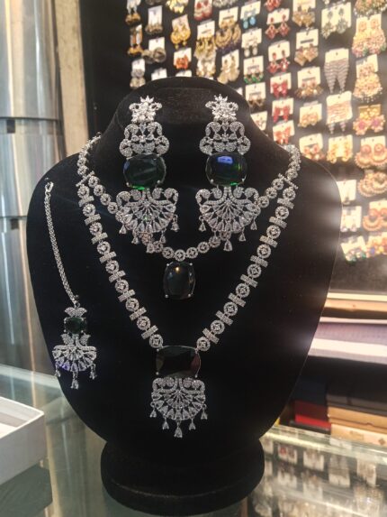 Emerald Green Stone Bridal Jewelry Set – Silver Tone Necklace, Earrings, & Maang Tikka