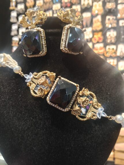 Black Onyx Stone & Antique Gold Bracelet Set – Floral Motif Stud Earrings