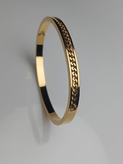 Minimalist Gold Plated Bangle with Engraved Cuban Link Inlay | Stainless Steel